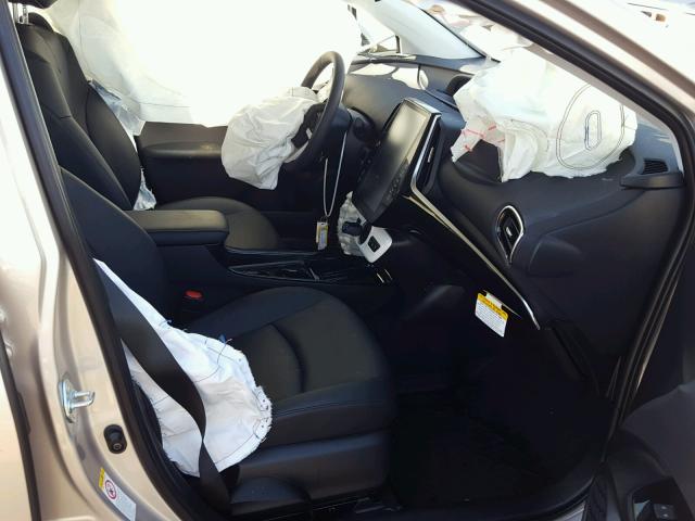 JTDKARFP3H3045653 - 2017 TOYOTA PRIUS PRIM 米色 照片 5