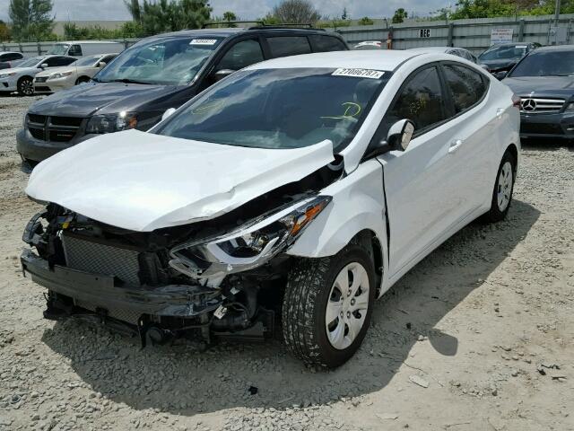 5NPDH4AE1GH770605 - 2016 HYUNDAI ELANTRA SE WHITE photo 2