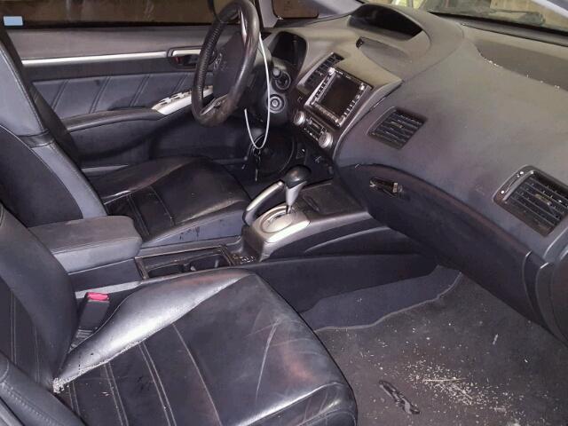 2HHFD5F73AH201451 - 2010 ACURA CSX TECHNO WHITE photo 5