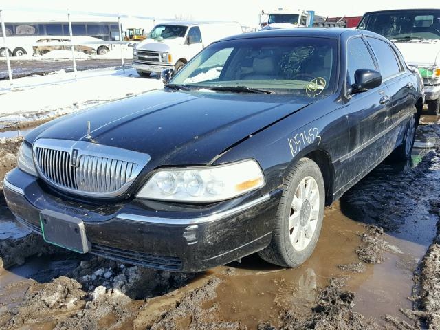 1LNHM83W74Y627321 - 2004 LINCOLN TOWN CAR U BLACK photo 2