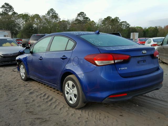 3KPFK4A72HE100384 - 2017 KIA FORTE LX BLUE photo 3