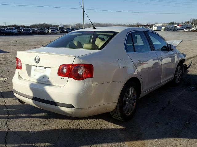 3VWEF71K57M159727 - 2007 VOLKSWAGEN JETTA WOLF WHITE photo 4