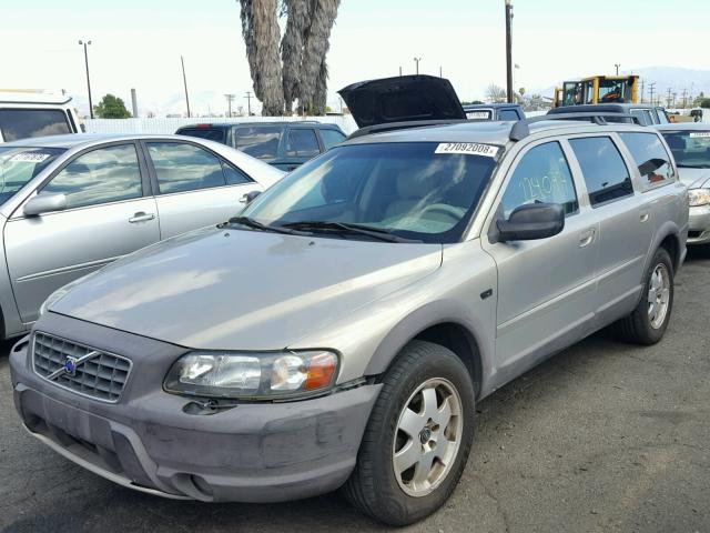 YV1SZ58D011003053 - 2001 VOLVO V70 XC GRAY photo 2