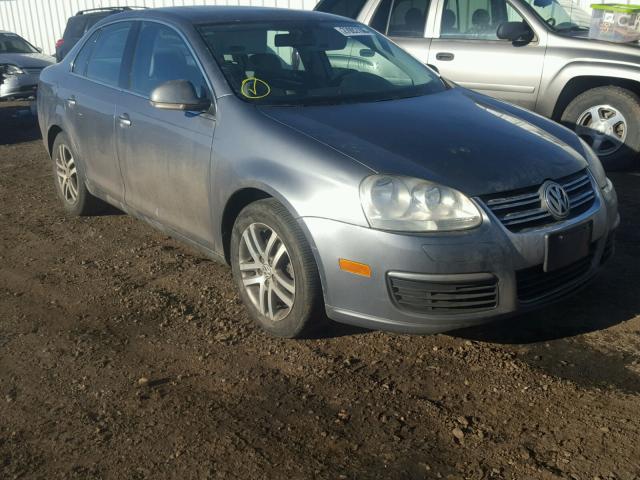 3VWSF71K65M628405 - 2005 VOLKSWAGEN NEW JETTA SILVER photo 1