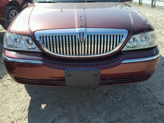 1LNHM82W23Y617005 - 2003 LINCOLN TOWN CAR S BURGUNDY photo 10