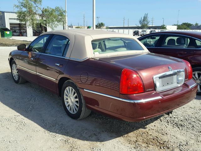 1LNHM82W23Y617005 - 2003 LINCOLN TOWN CAR S BURGUNDY photo 3