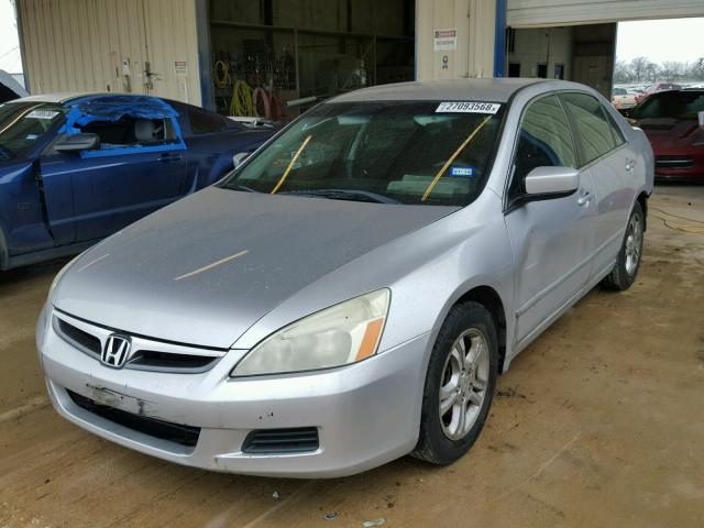 1HGCM56367A206638 - 2007 HONDA ACCORD SE SILVER photo 2