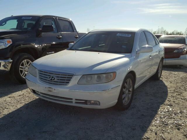 KMHFC46F66A135129 - 2006 HYUNDAI AZERA SE WHITE photo 2