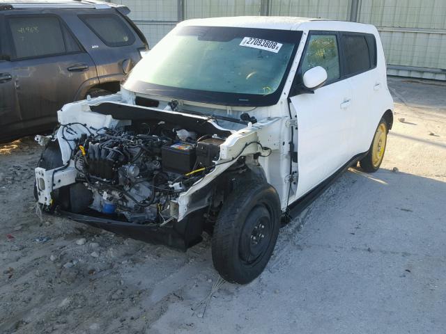 KNDJN2A23F7171133 - 2015 KIA SOUL WHITE photo 2