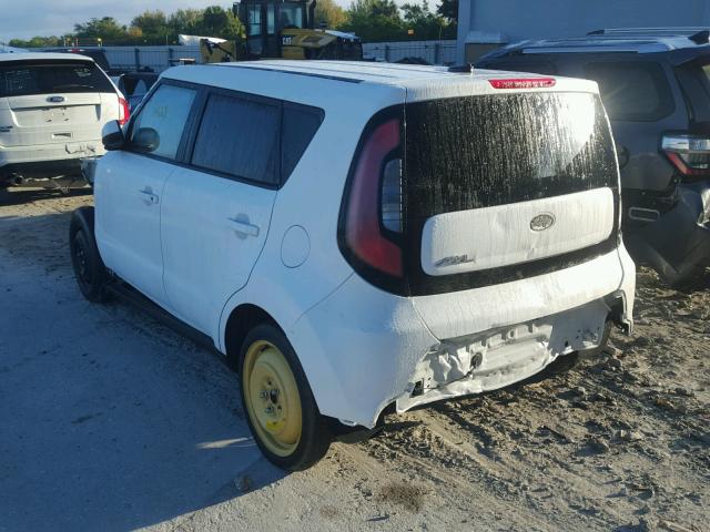 KNDJN2A23F7171133 - 2015 KIA SOUL WHITE photo 3