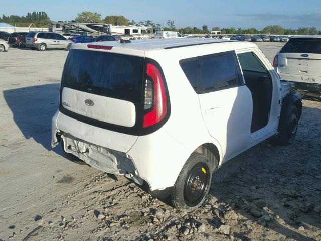 KNDJN2A23F7171133 - 2015 KIA SOUL WHITE photo 4