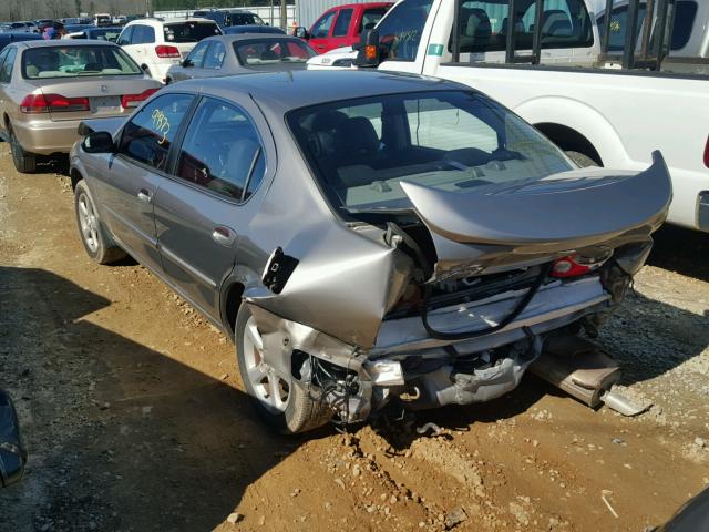 JN1CA31A4YT217695 - 2000 NISSAN MAXIMA GLE SILVER photo 3