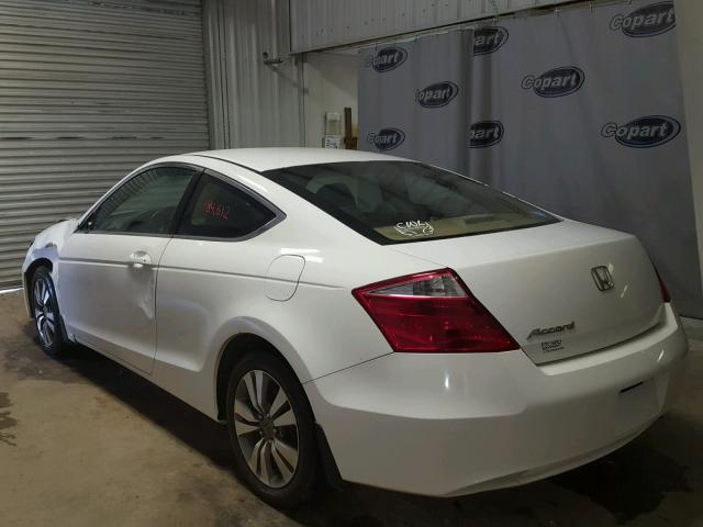 1HGCS123X9A002724 - 2009 HONDA ACCORD LX WHITE photo 3