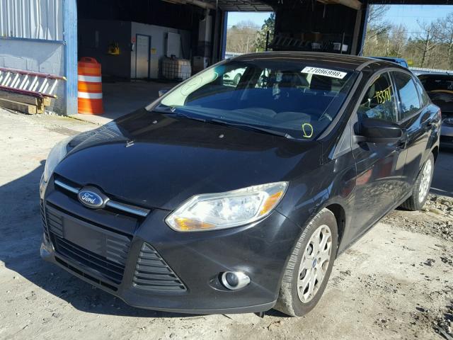 1FAHP3F28CL258378 - 2012 FORD FOCUS SE BLACK photo 2