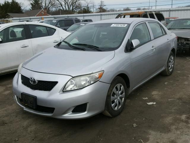 1NXBU4EE8AZ312937 - 2010 TOYOTA COROLLA BA SILVER photo 2