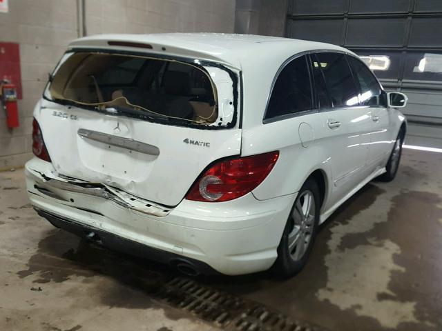 4JGCB22E08A069669 - 2008 MERCEDES-BENZ R 320 CDI WHITE photo 4