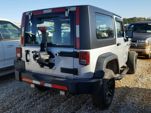 1J4FZ24128L526522 - 2008 JEEP WRANGLER X SILVER photo 4