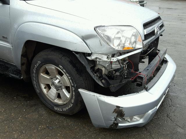 JTEZU14R558024874 - 2005 TOYOTA 4RUNNER SR SILVER photo 9