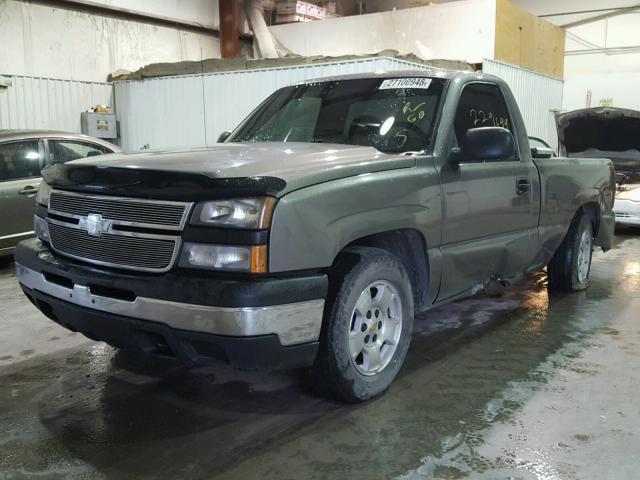 1GCEC14X77Z148050 - 2007 CHEVROLET SILVERADO GRAY photo 2