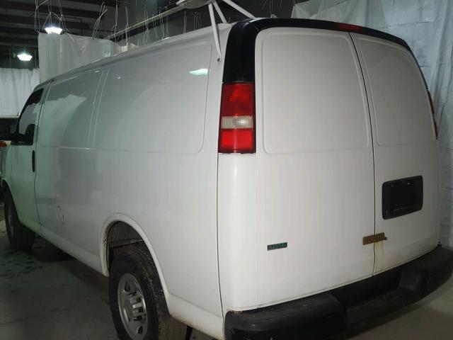 1GCWGFCA0B1167386 - 2011 CHEVROLET EXPRESS G2 WHITE photo 3