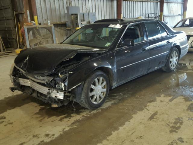 1G6KD57Y88U132677 - 2008 CADILLAC DTS BLACK photo 2