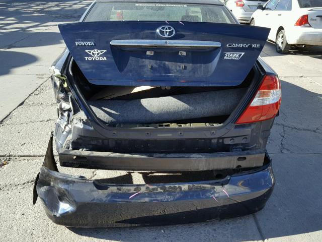 4T1BE32K63U218947 - 2003 TOYOTA CAMRY LE BLUE photo 9