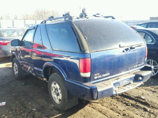 1GNCT18W62K135761 - 2002 CHEVROLET BLAZER BLUE photo 3