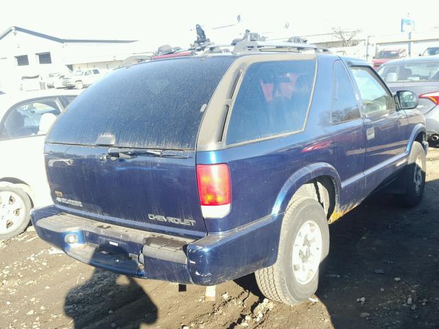 1GNCT18W62K135761 - 2002 CHEVROLET BLAZER BLUE photo 4