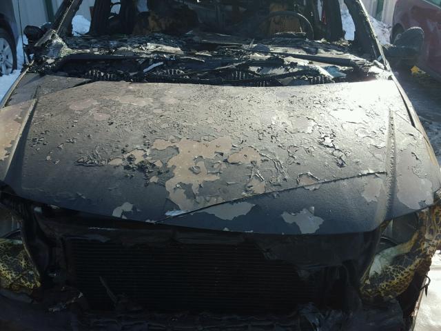 1C4GJ45372B675390 - 2002 CHRYSLER VOYAGER LX BURN photo 7