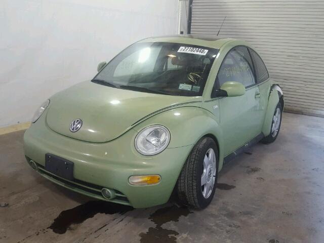 3VWCK21C11M465099 - 2001 VOLKSWAGEN NEW BEETLE 绿色 照片 2