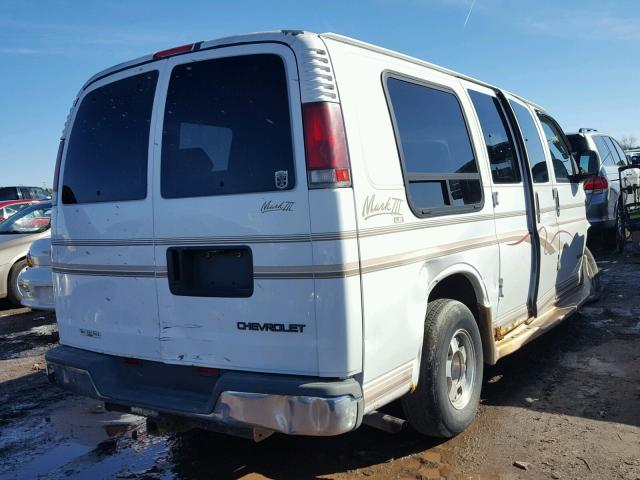 1GBFG15M0T1006200 - 1996 CHEVROLET G10 WHITE photo 4