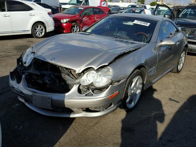 WDBSK75F53F038655 - 2003 MERCEDES-BENZ SL 500R GRAY photo 2