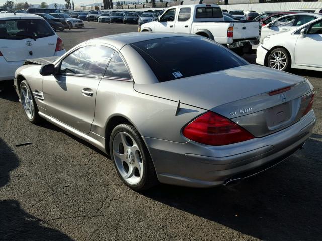 WDBSK75F53F038655 - 2003 MERCEDES-BENZ SL 500R GRAY photo 3