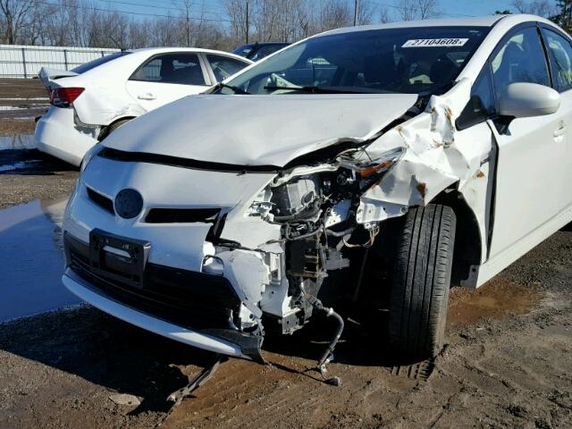 JTDKN3DU4E0384462 - 2014 TOYOTA PRIUS WHITE photo 9