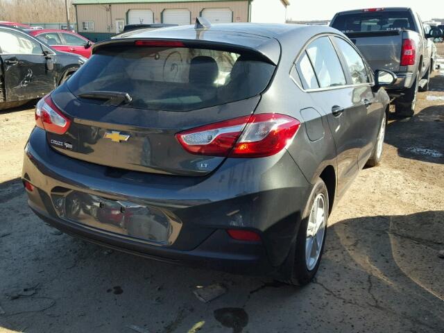 3G1BE6SM3JS520256 - 2018 CHEVROLET CRUZE LT GRAY photo 4