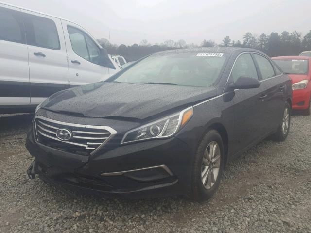 5NPE24AF4HH481069 - 2017 HYUNDAI SONATA SE BLACK photo 2