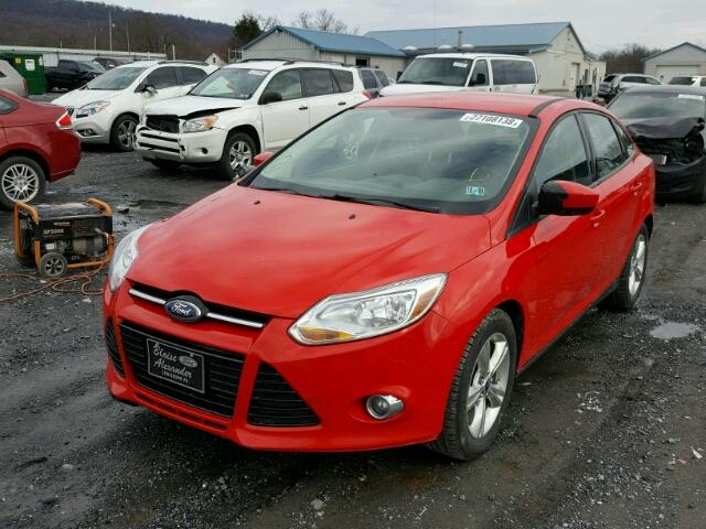 1FAHP3F28CL187635 - 2012 FORD FOCUS SE RED photo 2