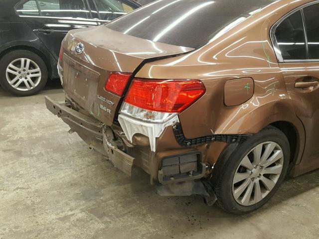 4S3BMDC65C2025683 - 2012 SUBARU LEGACY 3.6 BROWN photo 9