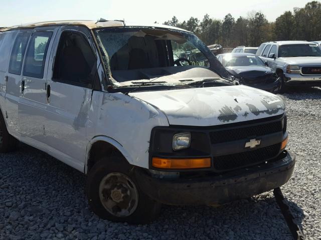 1GCGG25V451259716 - 2005 CHEVROLET EXPRESS G2 WHITE photo 9