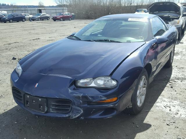 2G1FP22K812121724 - 2001 CHEVROLET CAMARO BLUE photo 2