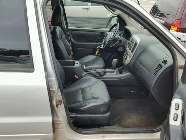 1FMYU04176KA40367 - 2006 FORD ESCAPE LIM SILVER photo 1