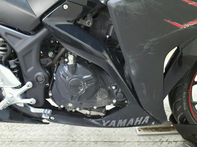 MH3RH06YXHK015538 - 2017 YAMAHA YZFR3 BLACK photo 12