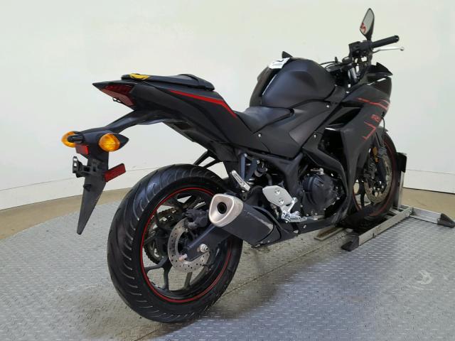 MH3RH06YXHK015538 - 2017 YAMAHA YZFR3 BLACK photo 8