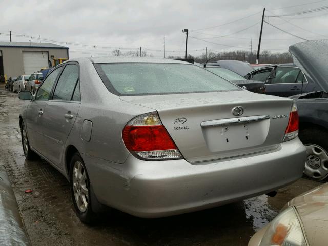 4T1BE30K16U704198 - 2006 TOYOTA CAMRY LE SILVER photo 3