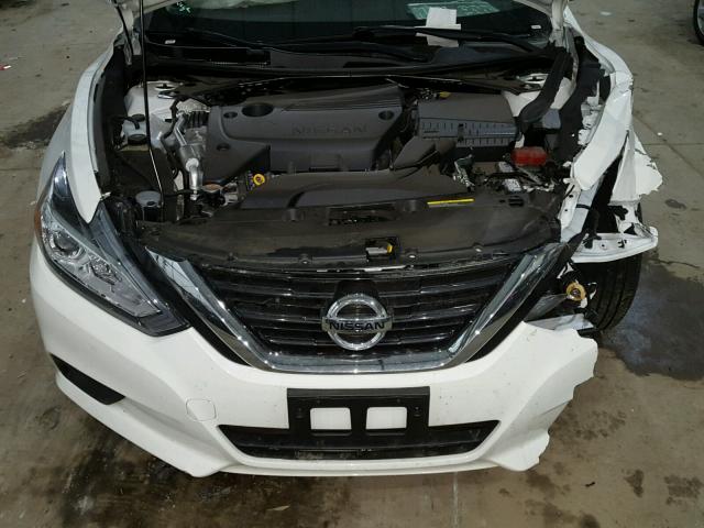 1N4AL3AP7HC250098 - 2017 NISSAN ALTIMA 2.5 WHITE photo 7