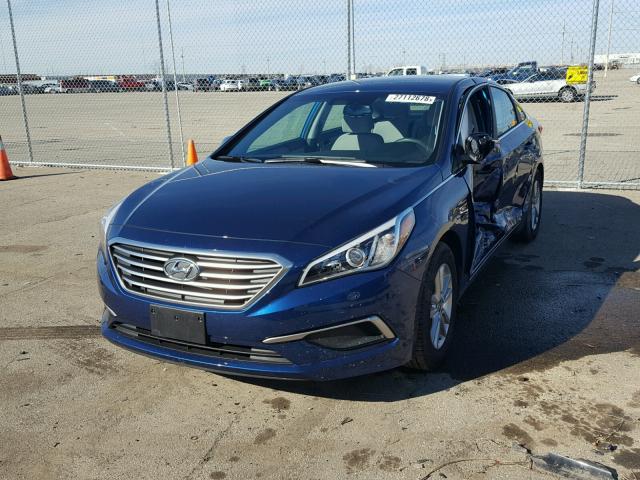 5NPE24AF9HH540326 - 2017 HYUNDAI SONATA SE BLUE photo 2