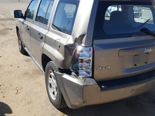 1J8FF28WX7D345075 - 2007 JEEP PATRIOT SP GOLD photo 9