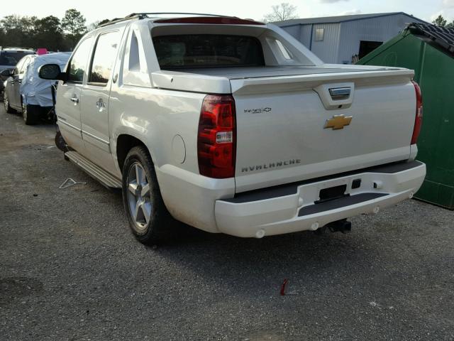 3GNMCGE04DG246875 - 2013 CHEVROLET AVALANCHE WHITE photo 3