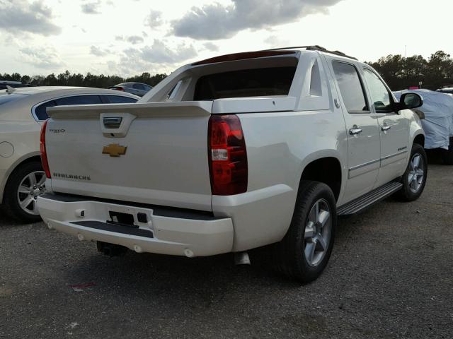 3GNMCGE04DG246875 - 2013 CHEVROLET AVALANCHE WHITE photo 4