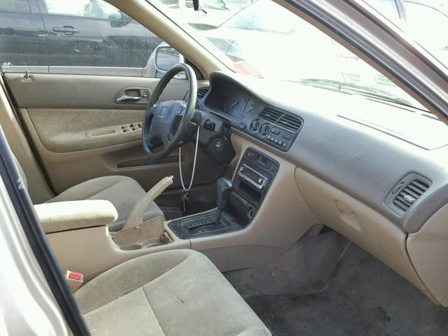 1HGCD5632TA213788 - 1996 HONDA ACCORD LX BEIGE photo 5